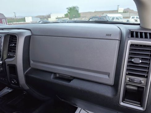 Used 2015 RAM 2500 Tradesman w/ Chrome Appearance Group AWD/4WD image 28