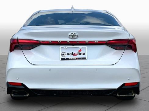 Used 2019 Toyota Avalon Limited w/ Advanced Safety Package FWD image 5