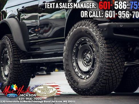 New 2025 Ford Bronco Outer Banks w/ Sasquatch Package image 2