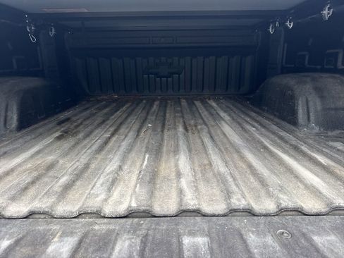 Used 2021 Chevrolet Silverado 1500 LT Trail Boss w/ Convenience Package II image 4