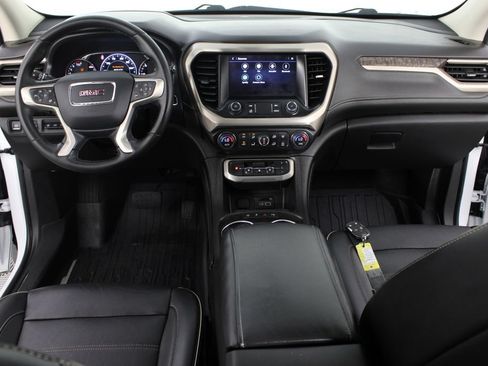Used 2023 GMC Acadia Denali w/ Denali Ultimate Package FWD image 13