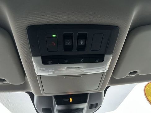 Certified 2022 Nissan Rogue SV w/ SV Premium Package image 19