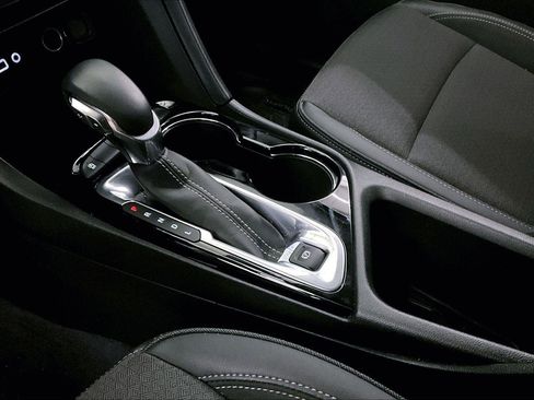 Used 2021 Buick Encore GX Select image 16