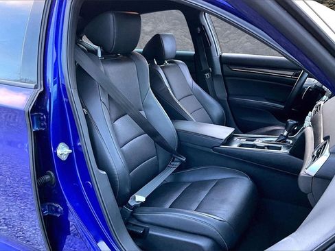 Used 2018 Honda Accord Sport image 7