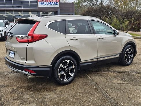 Used 2019 Honda CR-V Touring image 4