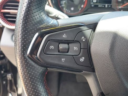 Used 2024 Chevrolet Trax RS FWD image 29