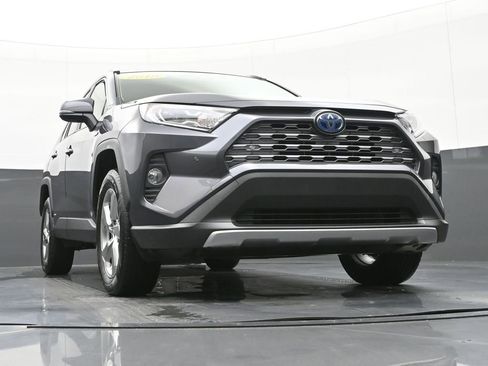 Used 2019 Toyota RAV4 Limited image 42