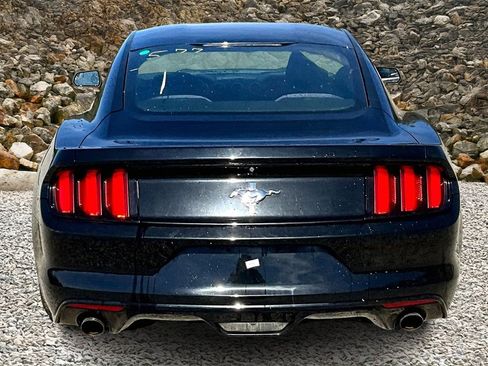 Used 2016 Ford Mustang Coupe image 4