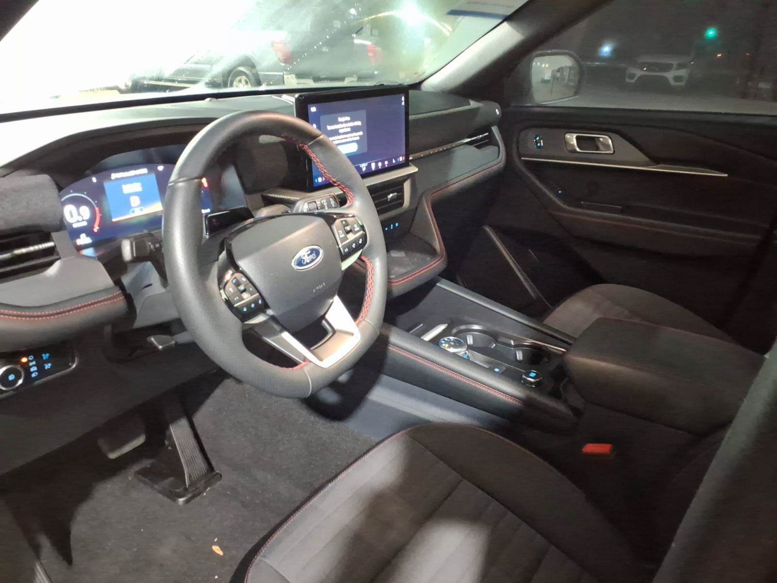 Certified 2025 Ford Explorer ST-Line AWD/4WD image 10