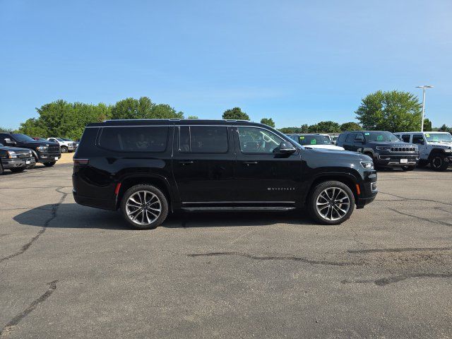 Used 2024 Jeep Wagoneer L Series II w/ Convenience Group I AWD/4WD image 9