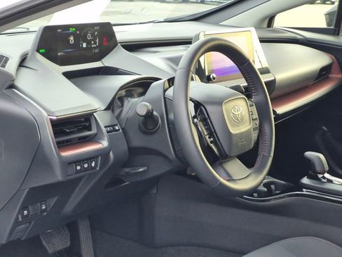 Used 2026 Toyota Prius Plug-In Hybrid image 10