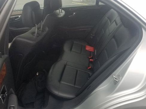 Used 2010 Mercedes-Benz E 350 4MATIC Sedan image 14