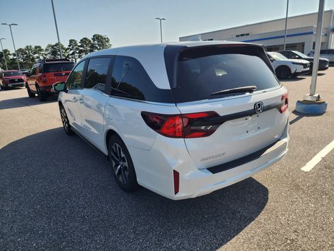 New 2026 Honda Odyssey EX-L image 3