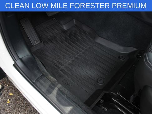 Used 2020 Subaru Forester Premium AWD/4WD image 23