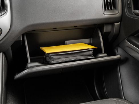 Used 2015 Chevrolet Colorado W/T RWD image 41