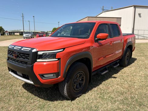 Used 2025 Nissan Frontier PRO-4X w/ Pro Convenience Package image 7