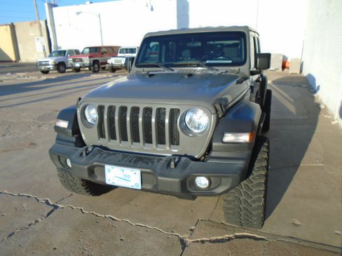 Used 2021 Jeep Wrangler Unlimited Sport AWD/4WD image 4