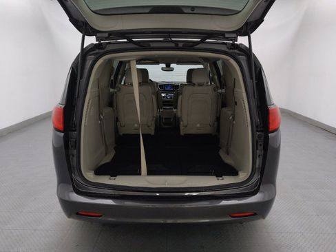 Used 2021 Chrysler Voyager Lxi FWD image 29