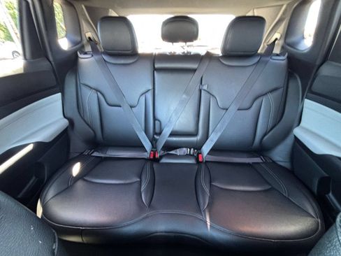 Used 2025 Jeep Compass Limited AWD/4WD image 39