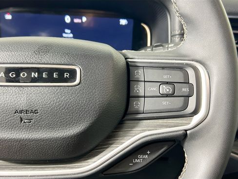 Used 2024 Jeep Wagoneer Series II w/ Flexible Seating Group RWD image 19