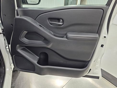 Used 2025 Nissan Frontier S AWD/4WD image 30