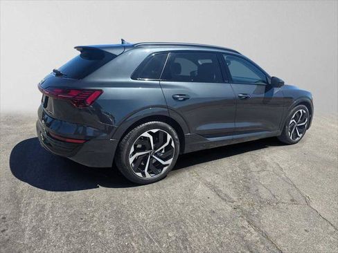 Used 2024 Audi Q8 e-tron Premium Plus w/ Premium Plus Package AWD/4WD image 3