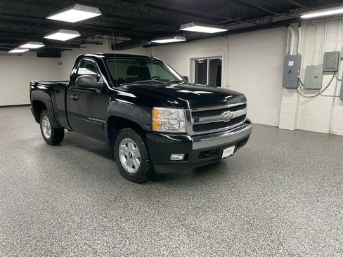 Used 2007 Chevrolet Silverado 1500 LT w/ 1LT Convenience Package image 3