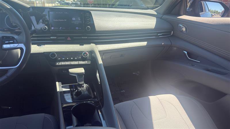 Used 2021 Hyundai Elantra SEL w/ Convenience Package FWD image 25