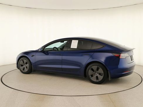 Used 2021 Tesla Model 3 Standard Range Plus RWD image 3