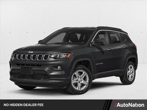 Used 2025 Jeep Compass Latitude w/ Sun & Sound Group AWD/4WD image 1