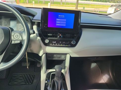 Used 2025 Toyota Corolla Cross L FWD image 19