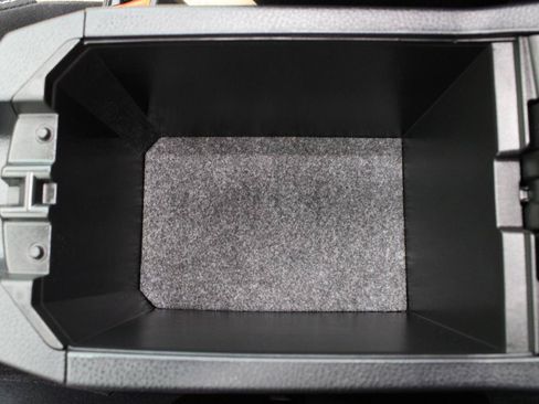 Used 2017 Toyota RAV4 XLE FWD image 65
