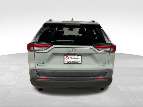 Used 2019 Toyota RAV4 XLE AWD/4WD image 7