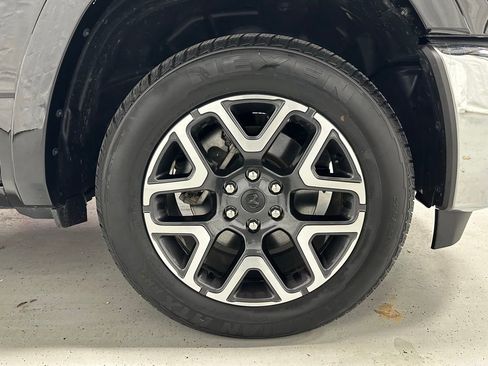 Used 2025 RAM 1500 Laramie image 61