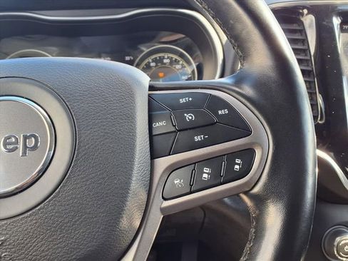 Used 2021 Jeep Cherokee Limited image 19