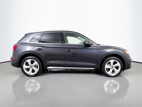 Used 2021 Audi Q5 Prestige w/ Prestige Package image 8