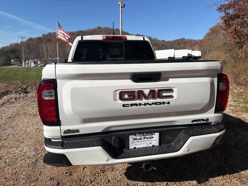 Used 2024 GMC Canyon AT4 w/ AT4 Premium Package image 4