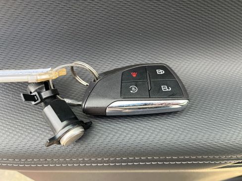 Used 2025 Chevrolet Equinox LT image 22