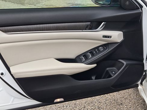 Certified 2021 Honda Accord EX-L image 9