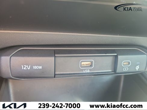 Certified 2024 Kia Niro EX FWD image 31