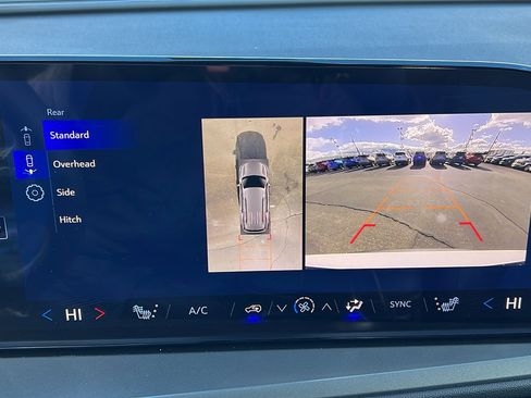 New 2026 Chevrolet Traverse LT image 24