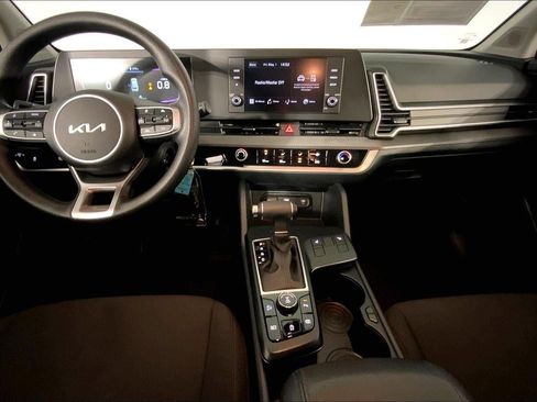 Used 2025 Kia Sportage LX AWD/4WD image 15