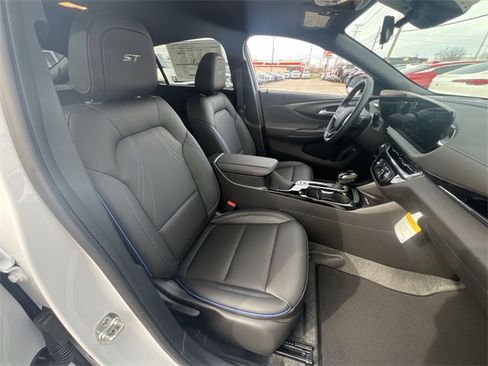 New 2026 Buick Envista Sport Touring image 13