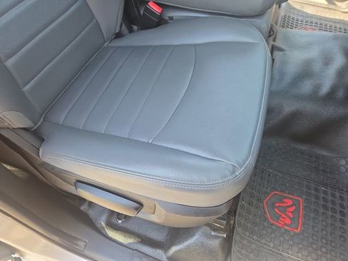 Used 2017 RAM 1500 Express AWD/4WD image 28
