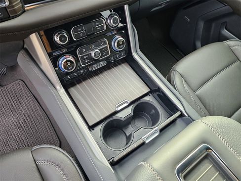 Used 2024 GMC Yukon Denali image 24