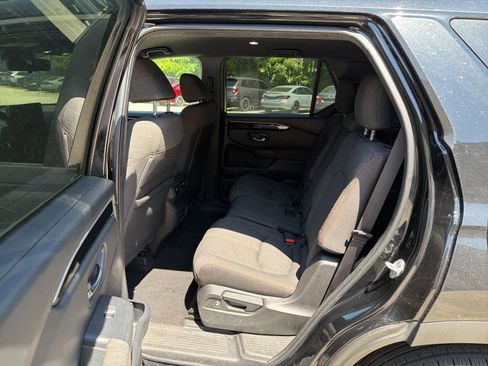 Used 2023 Honda Pilot Sport image 17