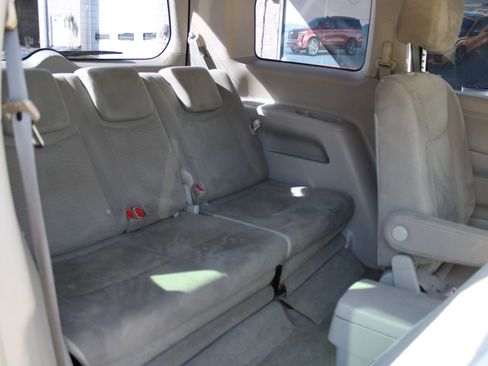 Used 2015 Nissan Quest S image 18