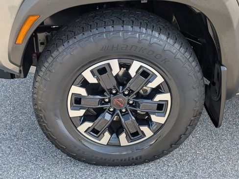 Used 2023 Nissan Frontier PRO-4X w/ Tow Package AWD/4WD image 15
