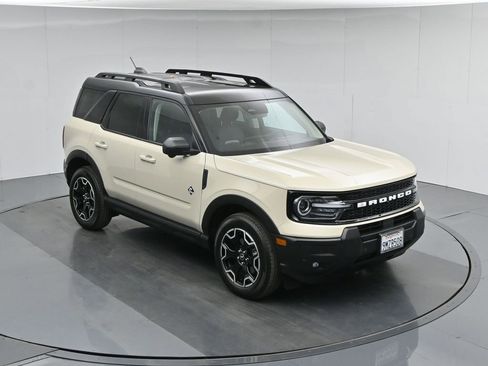Used 2025 Ford Bronco Sport Outer Banks w/ Outer Banks Tech Package+ AWD/4WD image 40