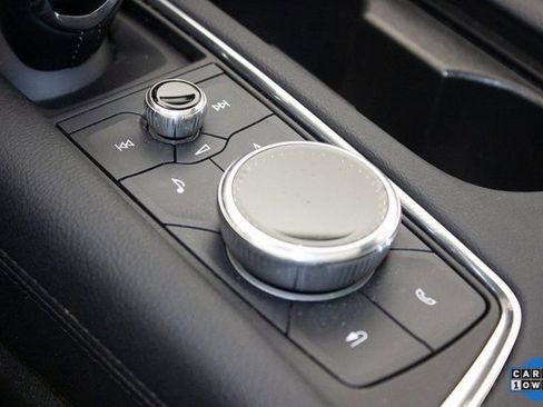 Certified 2025 Cadillac XT6 Premium Luxury image 38